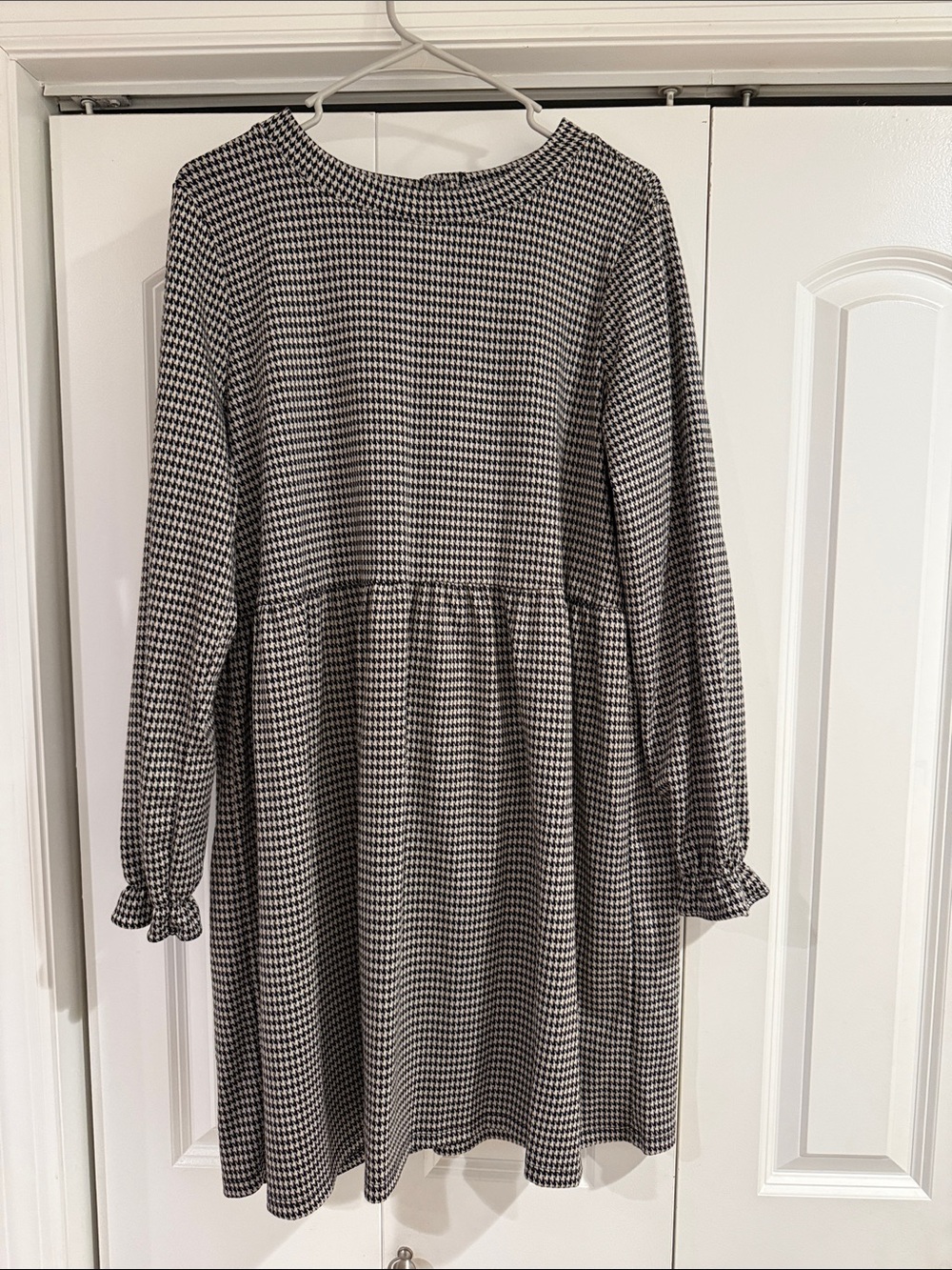 LOFT Black and White Houndstooth Long-Sleeve Babydoll Dress